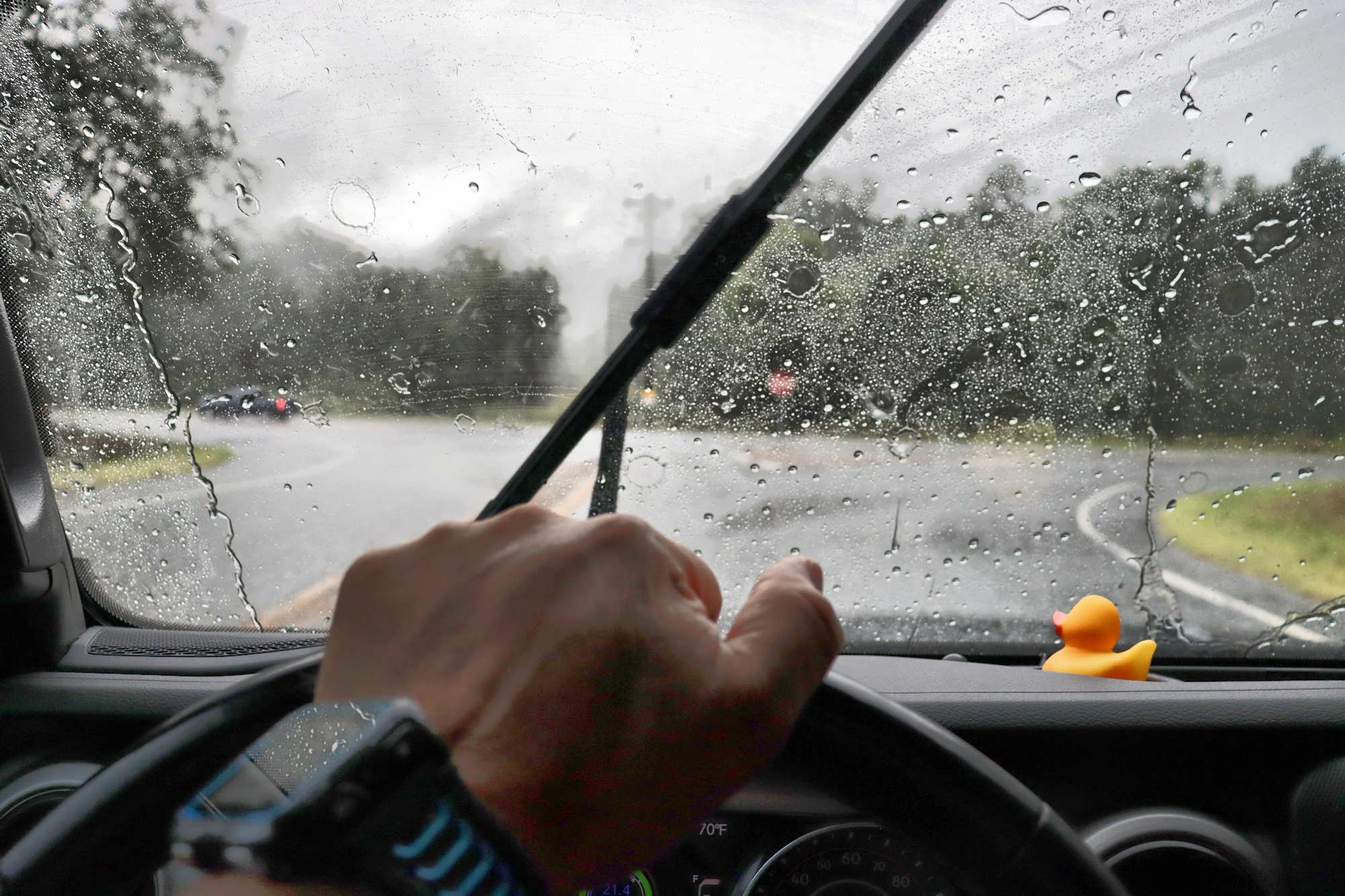 windshield wipers slappin' out a tempo